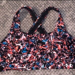 NWOT UNDER ARMOUR SPORTS BRA